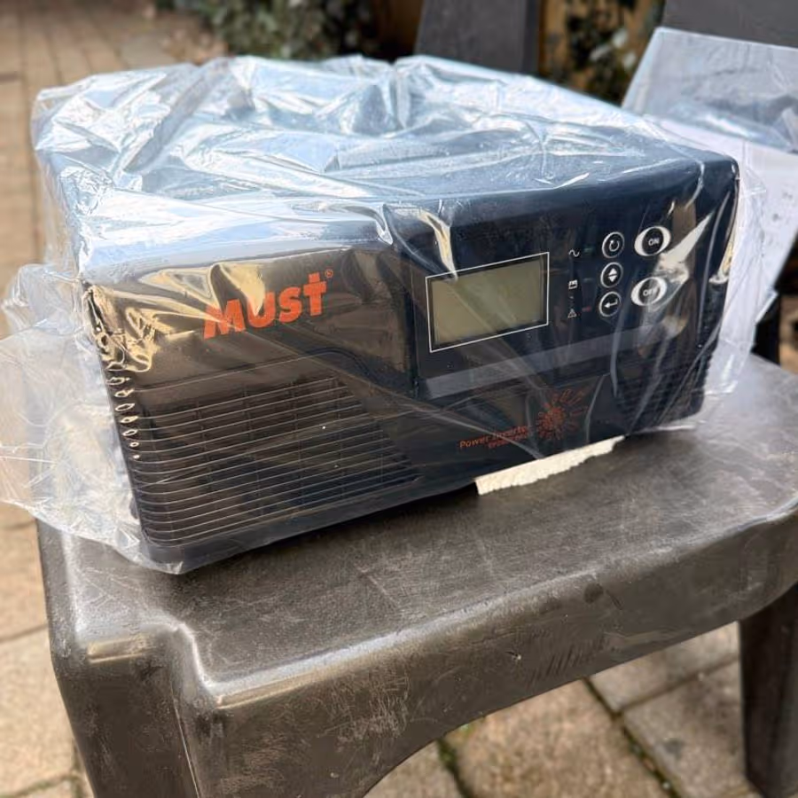 1000W MUST EP20-1012 PRO power inverter and charger
